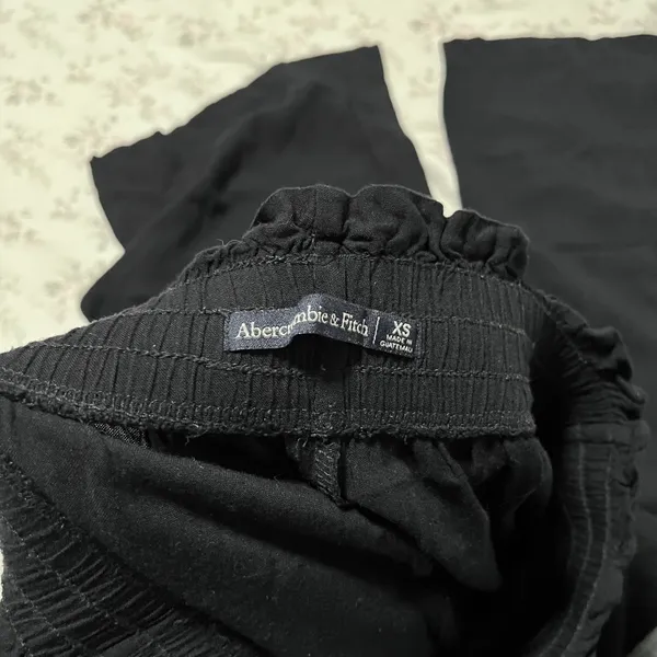 Abercrombie Cropped Wide Leg Pants - Image 3
