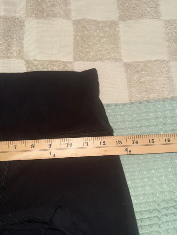 Lululemon Align Pant II 25" Black‎ DIY Shorts size 4 - Image 3