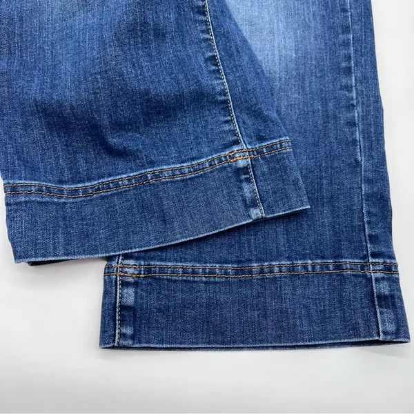 Banana Republic Factory Women's Dark Blue Cropped Jeans - Image 9
