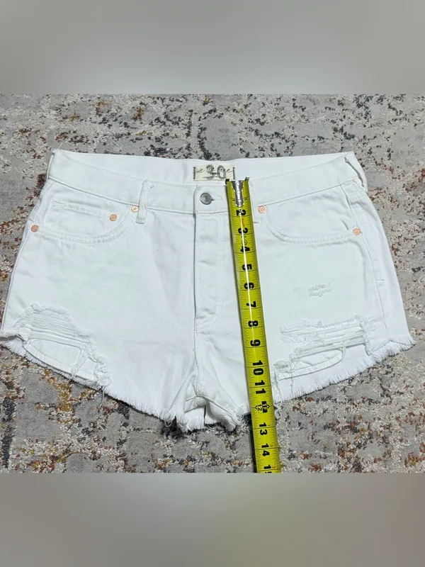 Free People We the Free Loving Good Vibrations Distressed white Shorts size 30 - Image 5