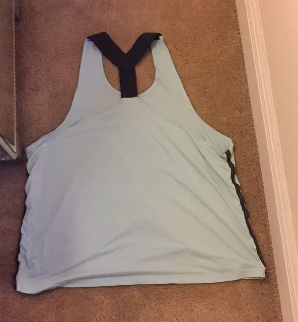 Baby blue workout top. Size XL - Image 4