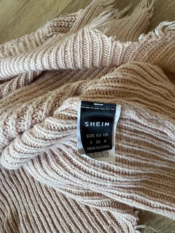 Frayed Hem V Neck Sweater - Image 4
