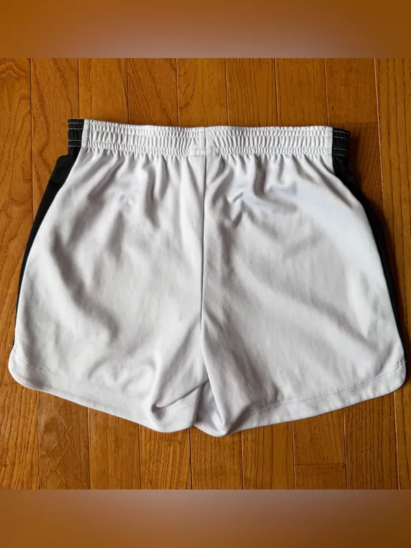 Nike Dri-FIT Academy 23 Women's Soccer Shorts White Black Mesh Side Panel XS - Image 4