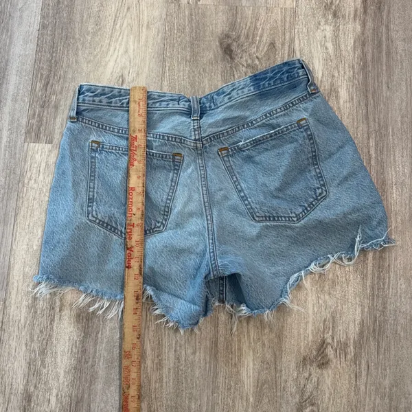 Abercrombie & Fitch Curve Love The Baggy Low Rise Distressed Denim Shorts 28 6 - Image 4