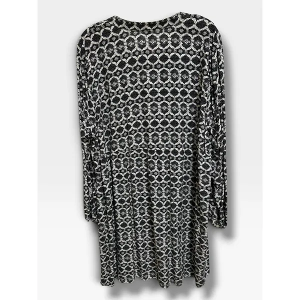 Old Navy XXL Black White Geometric Swing Dress Long Sleeve V Neck Rayon - Image 4