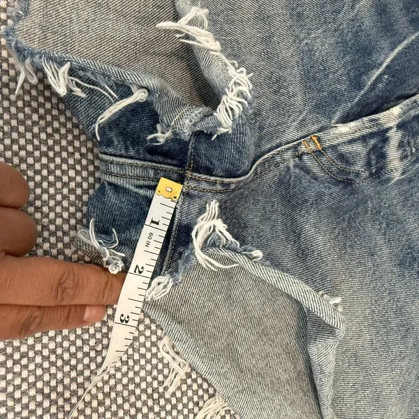 Agolde Parker Vintage cut off shorts Size 29 - Image 9