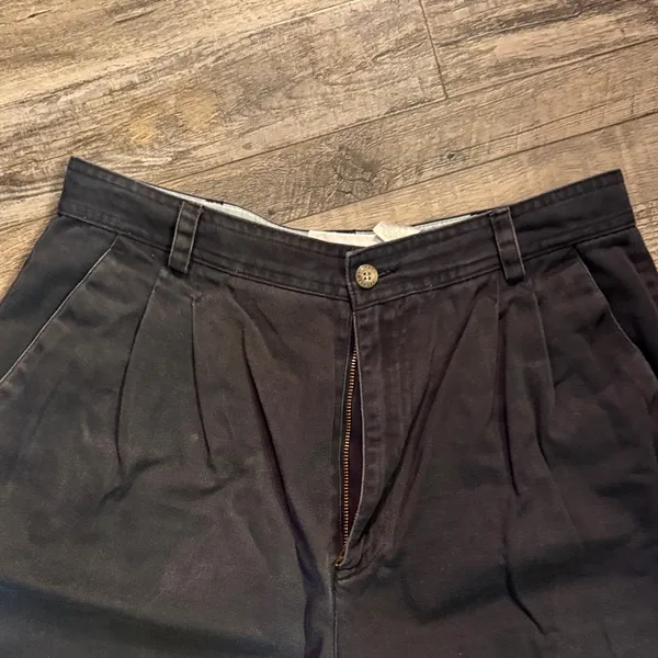 Liz Claiborne Black Women's Pleated Shorts / DG64 - Image 2