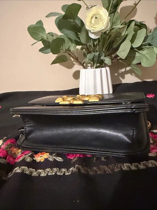 Tory Burch Black Leather Crossbody with Gold Logo Chain - Image 16