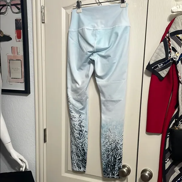 ALO Yoga High Waist Winter Tree Airbrush Leggings Athleisure Cozycore Cabincore - Image 4