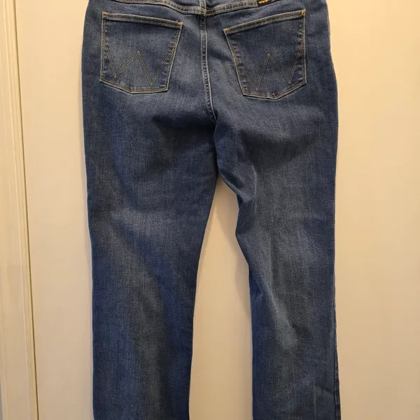 Wrangler Women's Straight-Leg Jeans in Medium Blue - Image 2