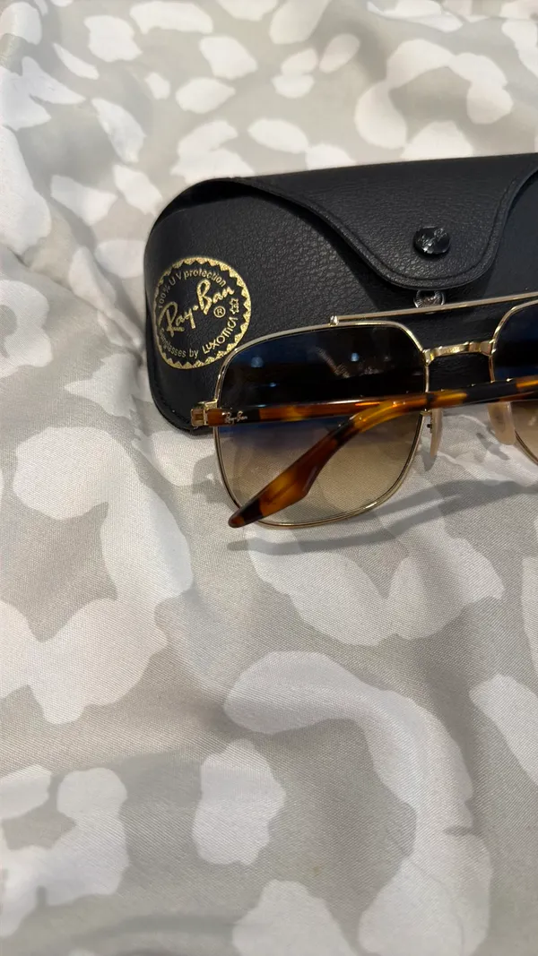 Ray-Ban Sunglasses - Image 5