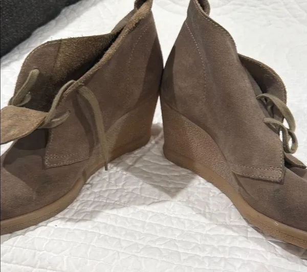 J. Crew Tan Lace Up Boots Suede - Image 2
