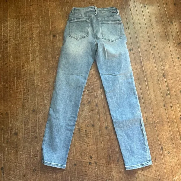 Risen distressed stretchy straight leg 5/27 boutique jeans - Image 3