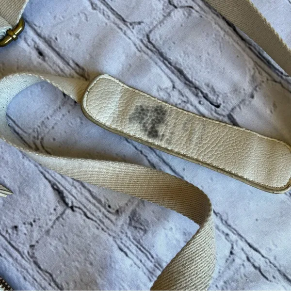 The Sak Leather Crossbody Purse Ivory Adjustable Strap - Image 9