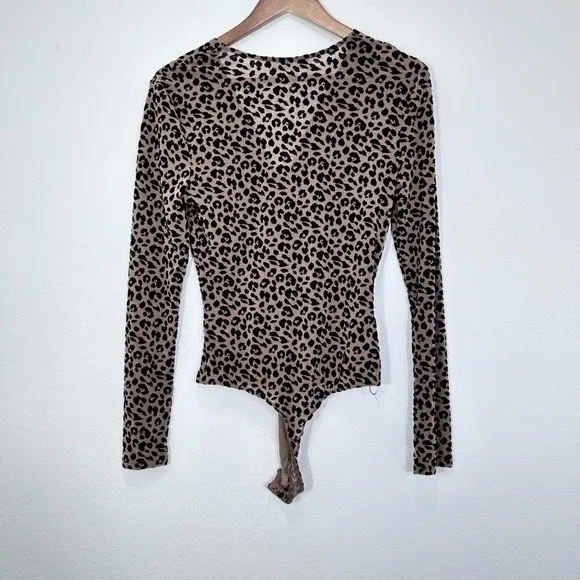 ASTR Lulus plunge Deep V leopard animal print bodysuit Sheer Textured Women's‎ M - Image 4