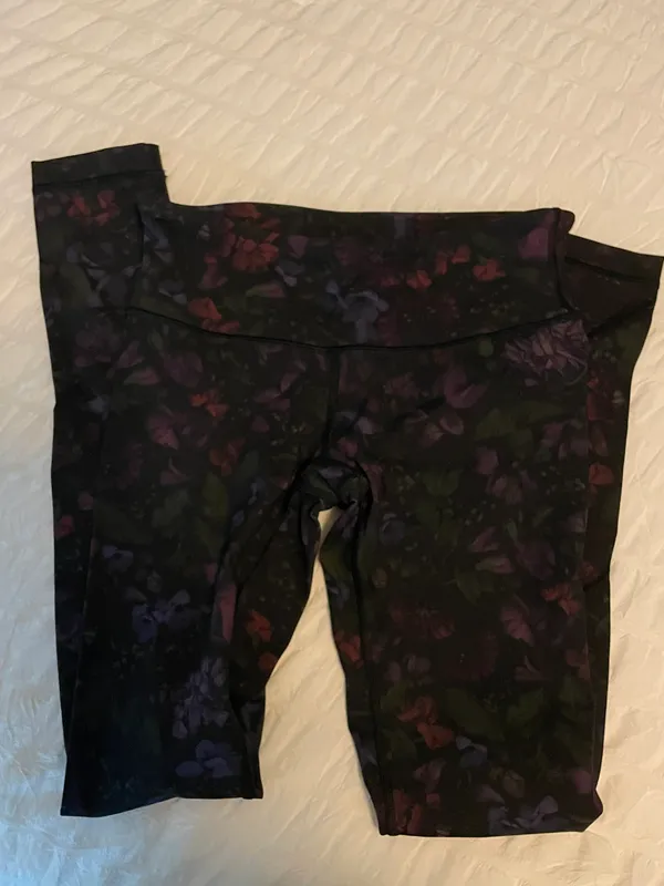 Lululemon Leggings Size 4 - Image 4