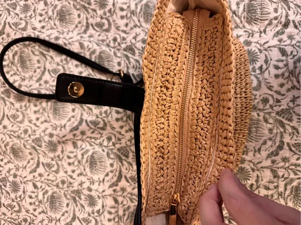 Zara Tan Woven Crossbody with Black Strap - Image 3