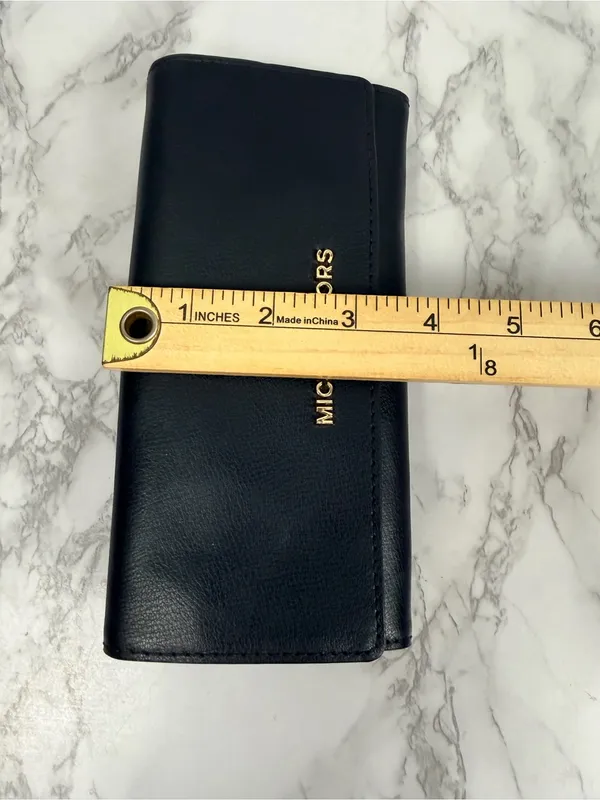 New Michael kors black gold large carryall leather wallet - Image 6