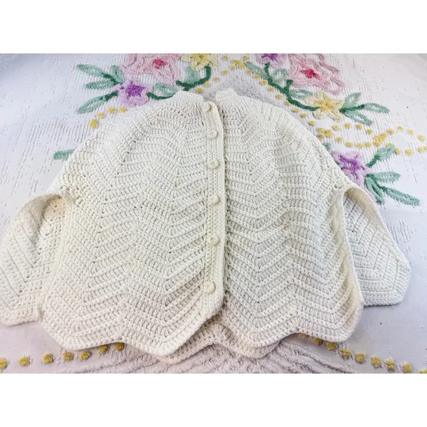 Vintage Handmade Crochet Poncho Capelet Cream Ivory Chevron Button Front Wrap - Image 2