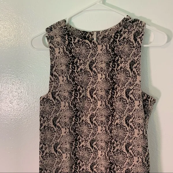 Free People Women's Size 0 Alice Snakeskin Print A-Line Dress Beige Black Snap‎ - Image 7