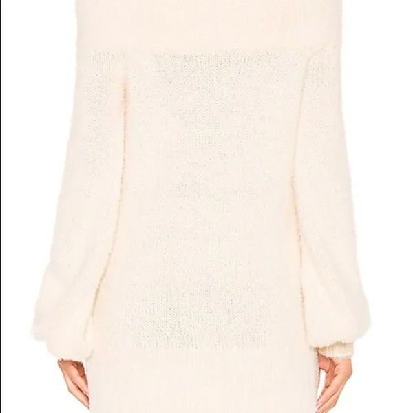 ✨ ELSA SWEATER✨  - Image 4