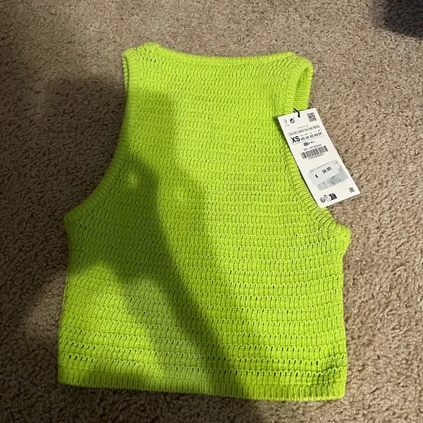 ZARA Lime green crochet knit embroidered flower crop top never worn - Image 5