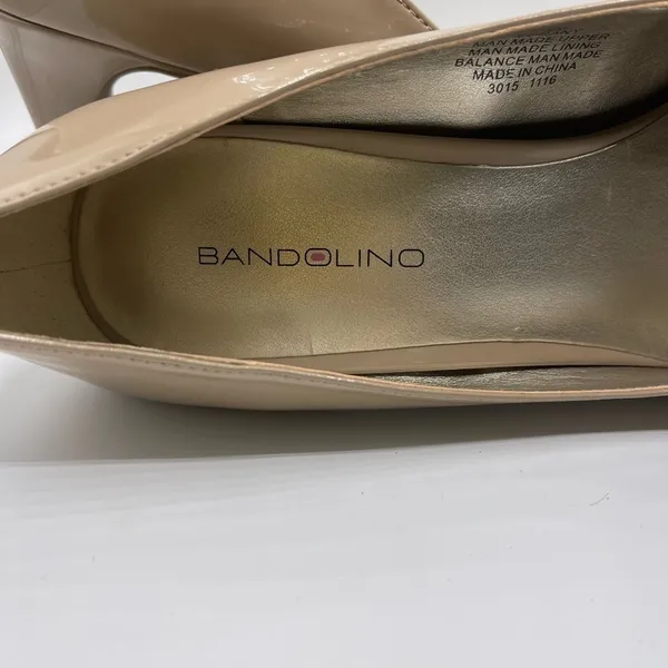 Bandolino nude mid heel pump size 9 - Image 3
