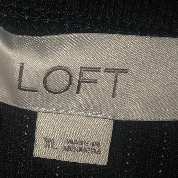 LOFT Black Ruffle Trim Blouse size Xl runs small NWOT - Image 4
