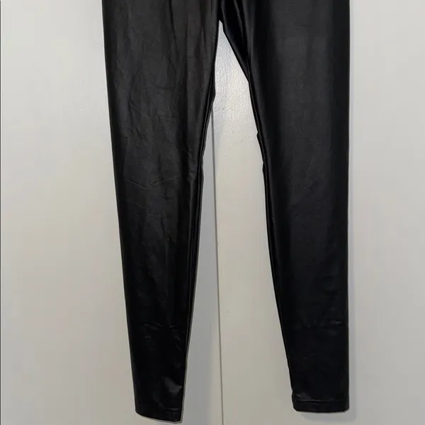 Aerie Offline Vegan Leather Leggings High Rise Women’s Size M Medium Black - Image 4