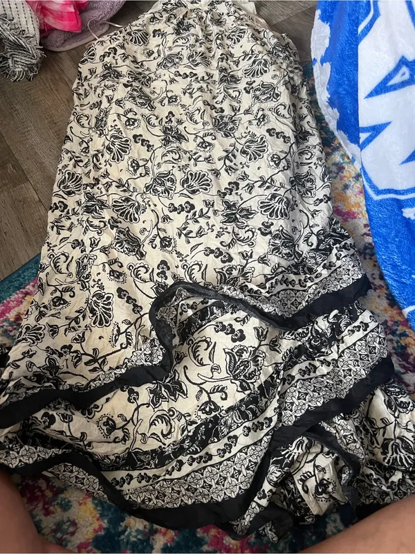 Vince camuto small ruffle dress - Image 3