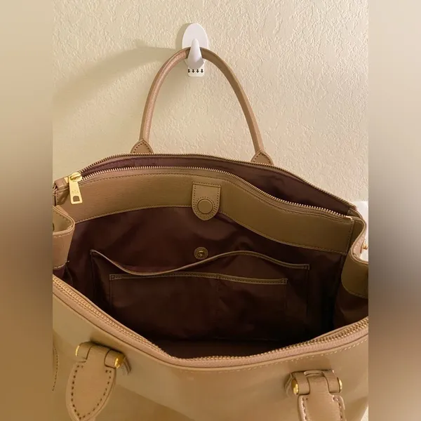 Lauren Ralph Lauren Leather Newbury Tan Tote Bag. - Image 4