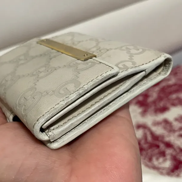 Gucci Embossed  Leather Compact Wallet - Image 4