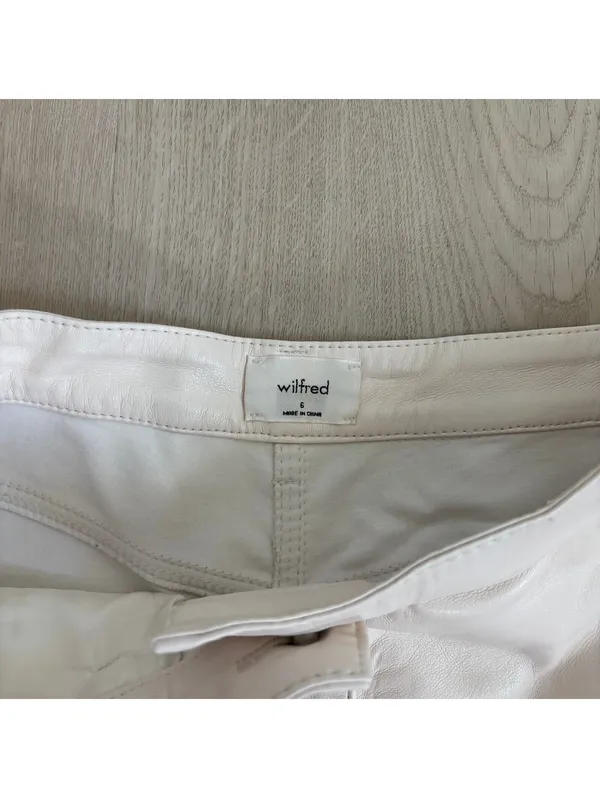 Aritzia Wilfred EUC Women's The Melina Pant Straight White Faux Vegan Leather 6 - Image 3
