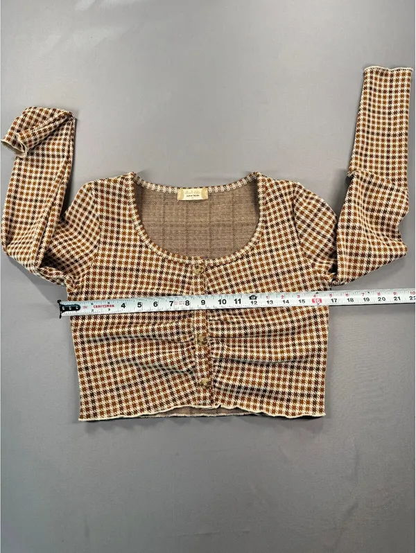 Altar'd State Brown and White Houndstooth Long Sleeve Button-Up Crop Top Medium - Image 7