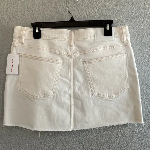NWT Lucky Brand Mini Skirt Raw Hem Size 10(30) - Image 2