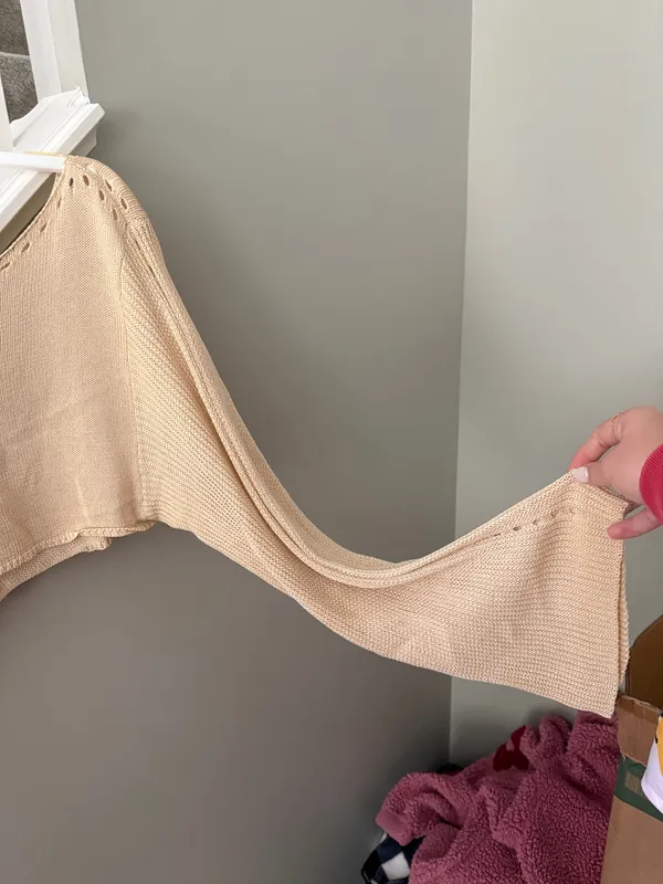 creme off the shoulder long sleeve crop top - Image 3
