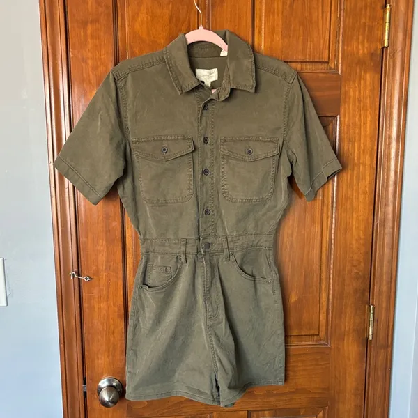 Universal Threads Olive Utility Romper Size 4 - Image 3