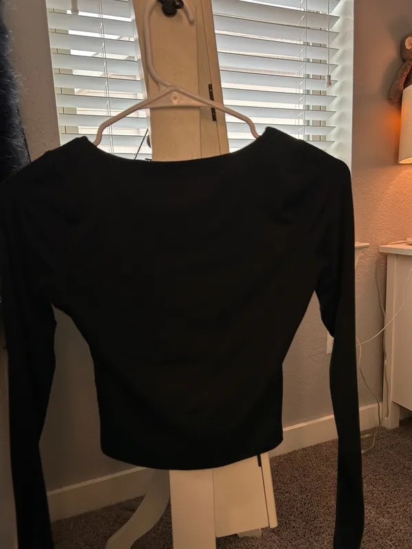 Hollister Black Top - Image 2