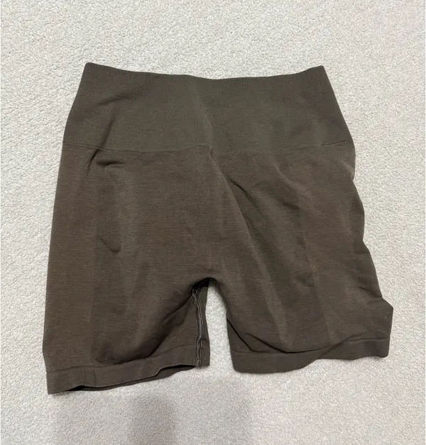 Alphalete Amplify Shorts - Image 2