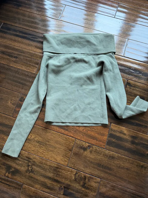 Aritzia Wilfred Off-The-Shoulder Top - Image 4