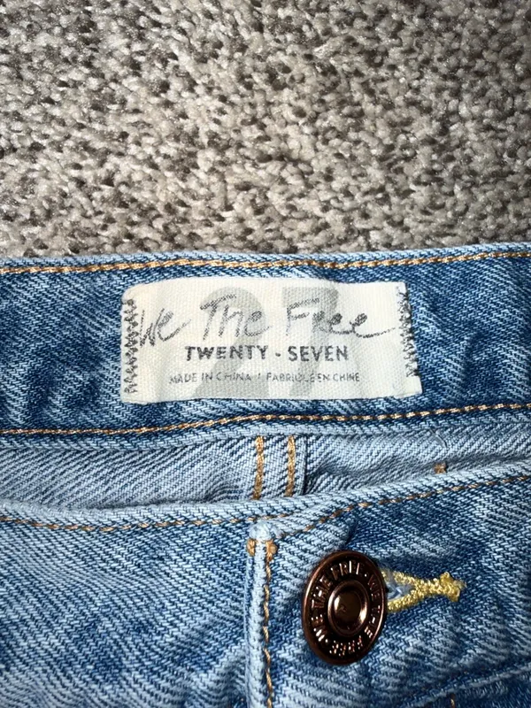 Free People We The Free Twenty-Seven Distressed Denim Jorts Shorts Size 27 - Image 2