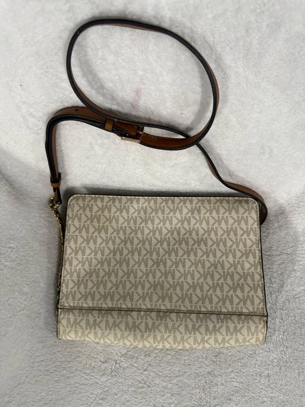 Michael Kors Purse Crossbody - Image 2