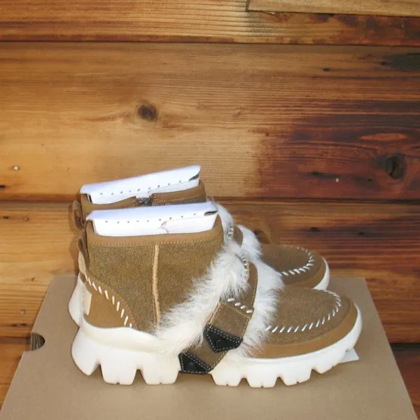NWT UGG  Ankle Boots - Image 5