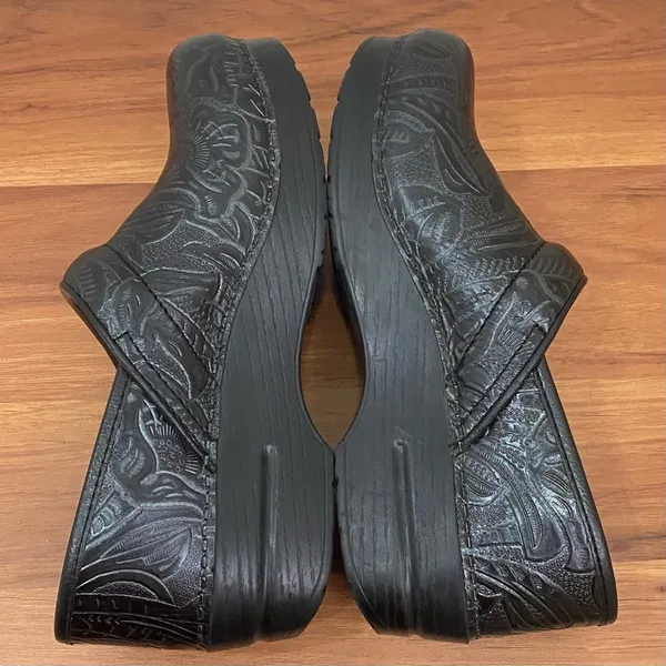 Dansko 906020202 Professional Clog Black Tooled Leather Clogs Size 39 8.5-9US - Image 7