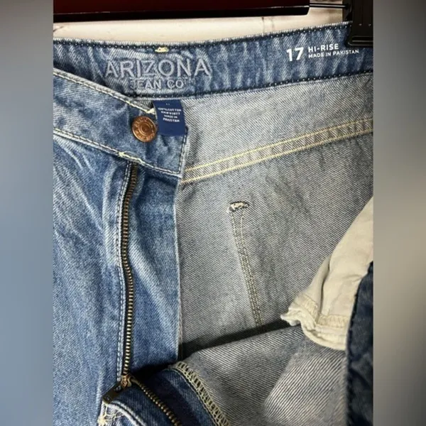 Arizona Hi‎ Rise Distressed embroidered flower denim cut off shorts size 17 NEW - Image 10