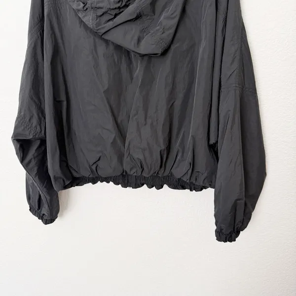 [Athleta] Black Day Drift Jacket Cropped Lightweight Windbreaker Size Medium M - Image 8