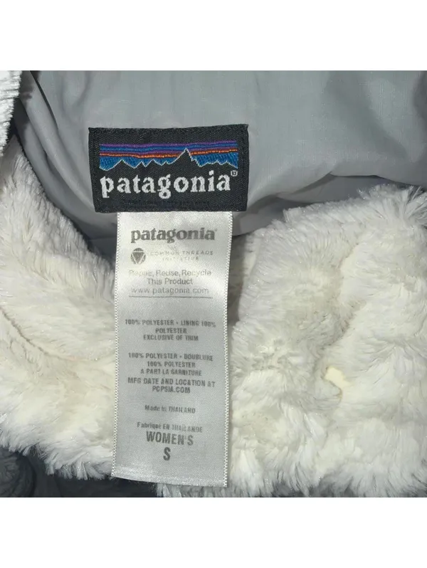 Patagonia Women's White and Cream Jacket - Image 5