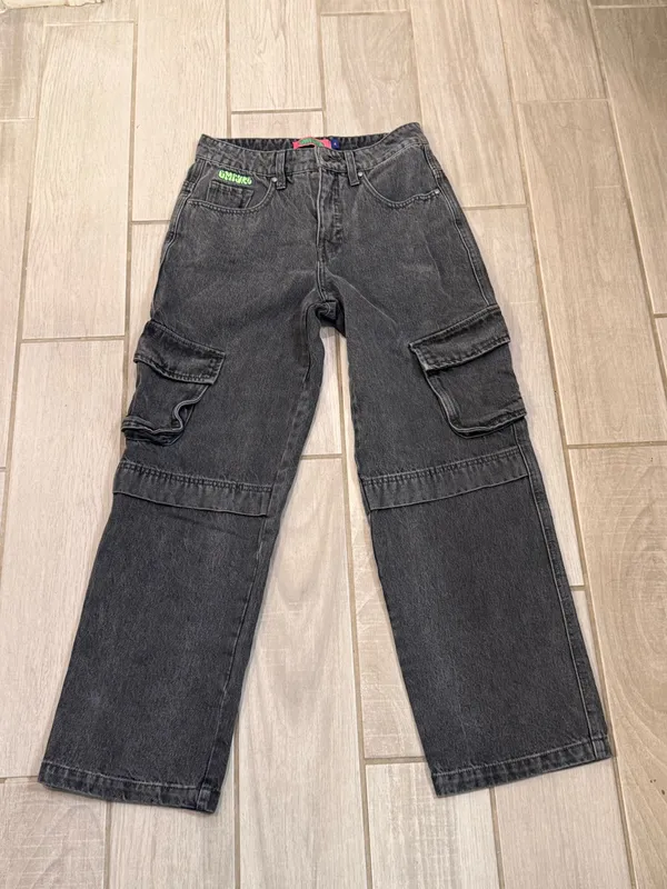 Empyre wide leg cargo jeans size 4S Black - Image 3