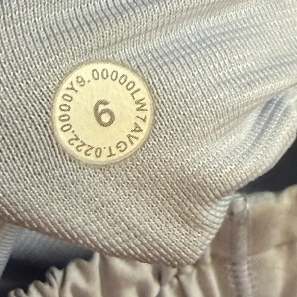Lululemon Hotty Hot Low Rise Lined Short 2.5 Light Blue W7AVG T0222-0000 Size 6 - Image 3