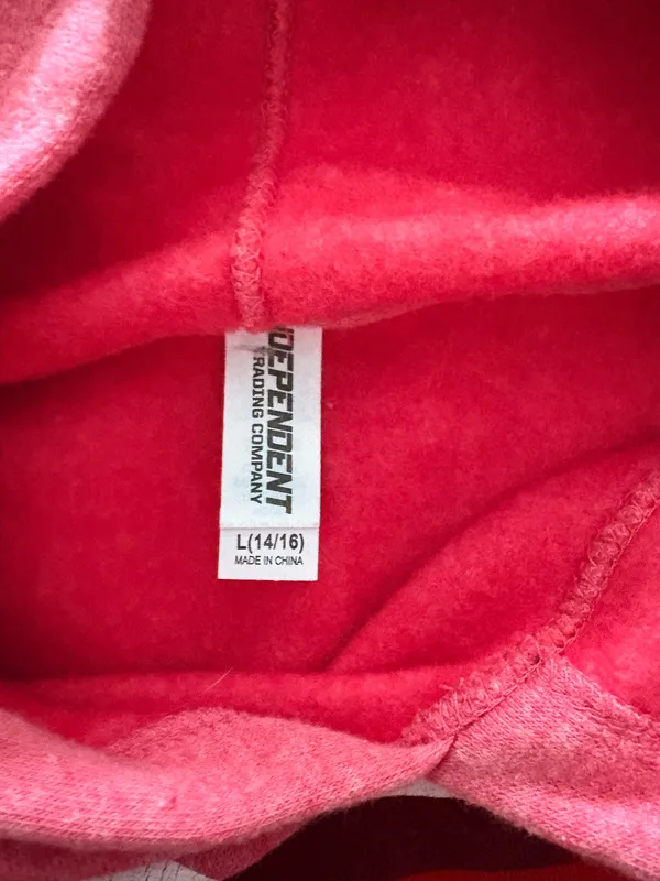 Super soft pink Maine sweatshirt Size L - Image 3